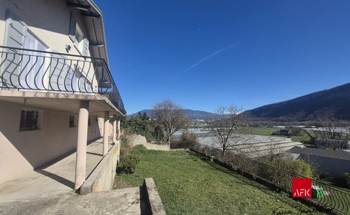 House in Plaine et Chatelet, Gaillard, France 1