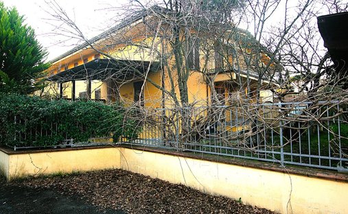 Country House in Avenza, Marina di Carrara, Tuscany 1