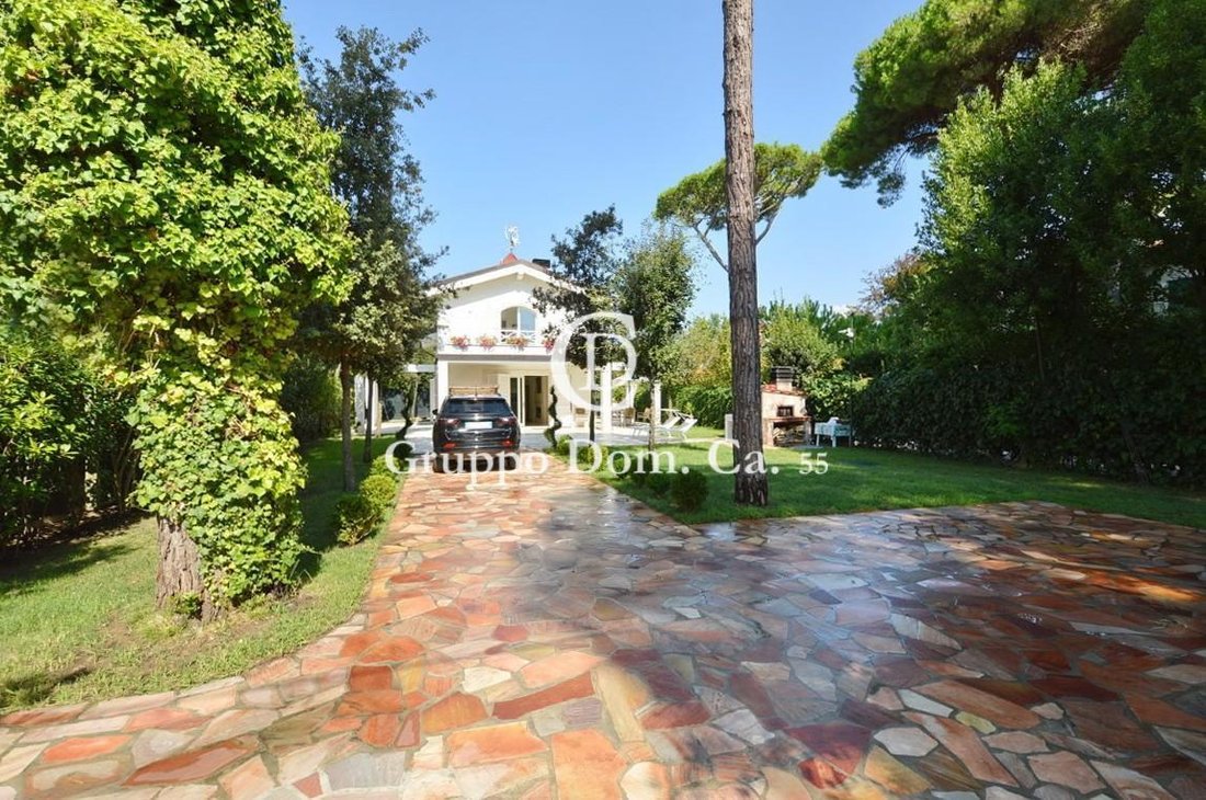 Villa in Center, Forte dei Marmi, Tuscany 2 - 17294393