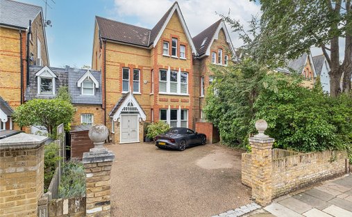 House in Kew, Richmond Upon Thames, England 1