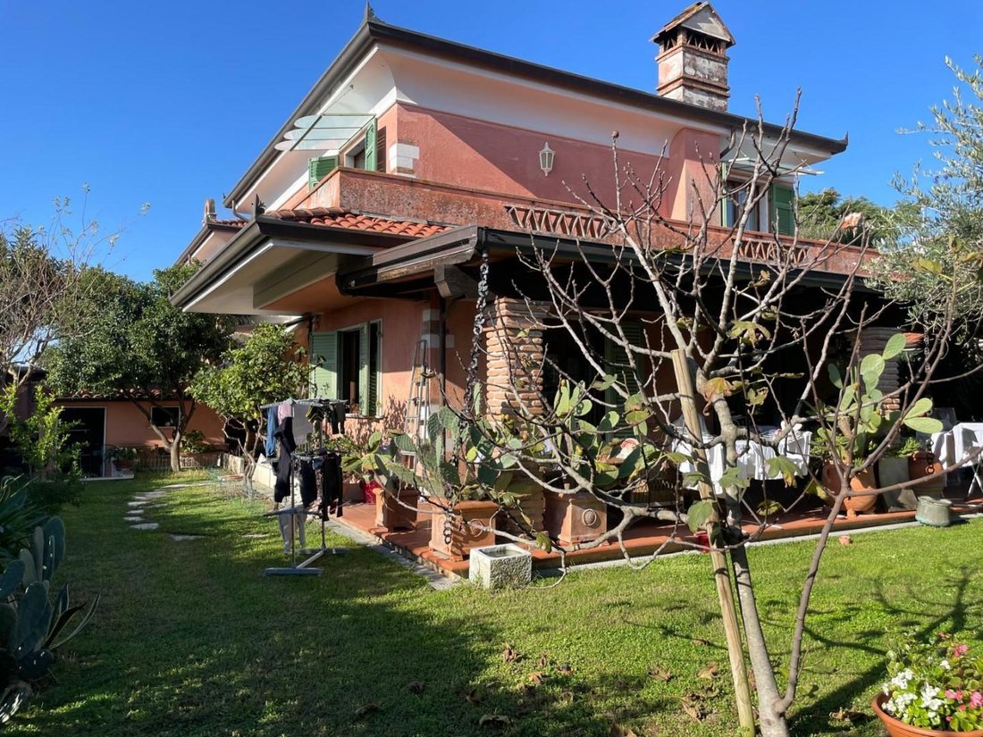 Townhouse in Fontia-Fossola-Fossone, Marina di Carrara, Tuscany 1 - 17294476