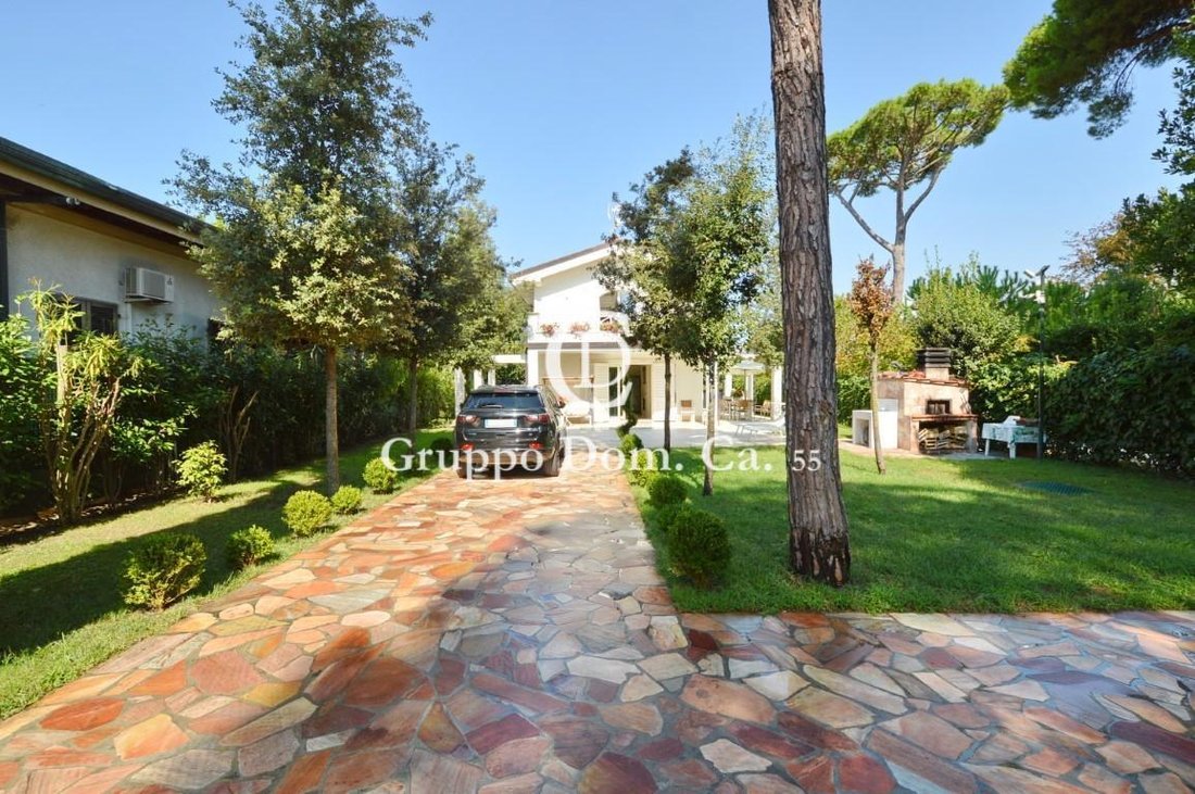 Villa in Center, Forte dei Marmi, Tuscany 1 - 17294393