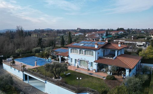 Villa in Moniga del Garda, Lombardy, Italy 1