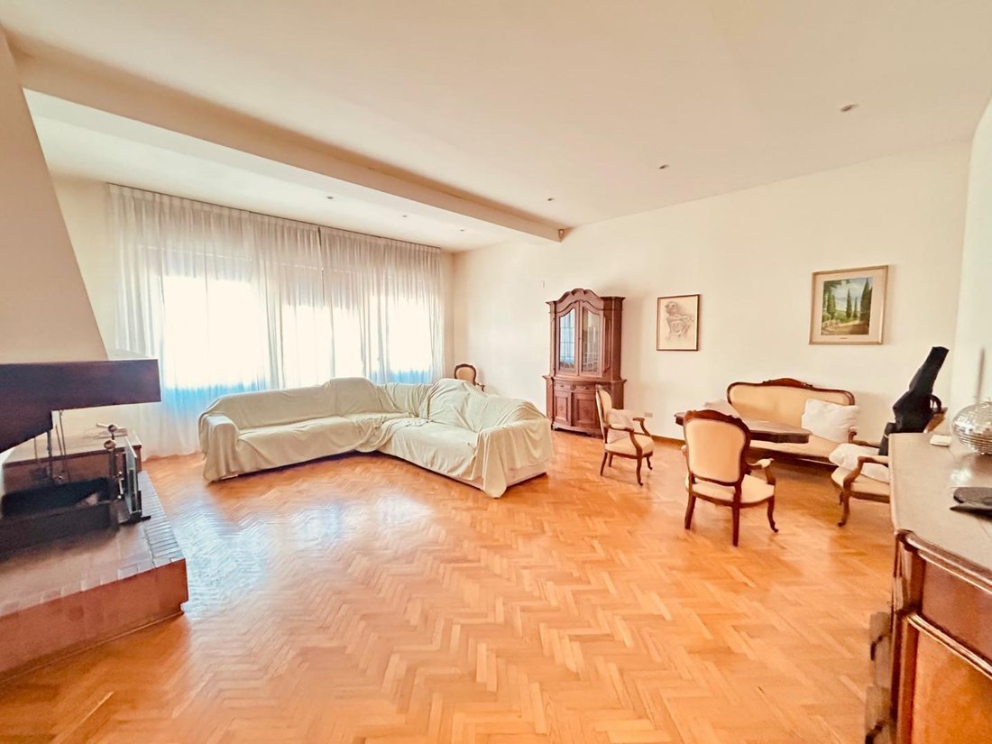 Villa in Near Center, Empoli, Tuscany 1 - 17294395