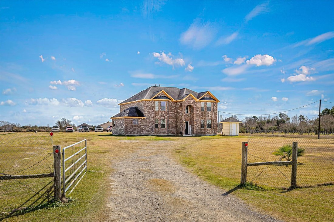 House in Hitchcock, Texas, United States 2 - 17299018