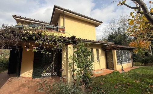 House in Romagnano, Massa, Tuscany 1