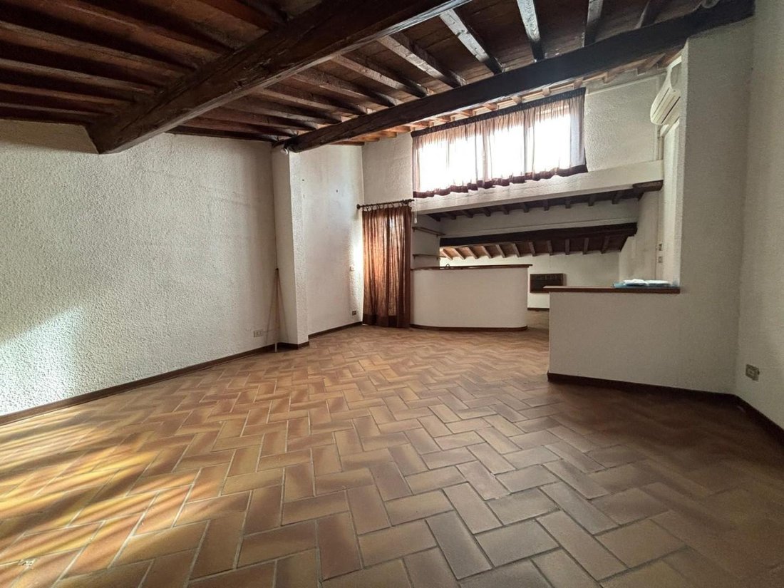 Villa in Near Center, Empoli, Tuscany 1 - 17294355