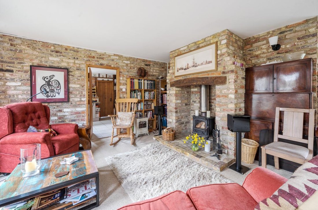 East Malling, England 4 - 17299619