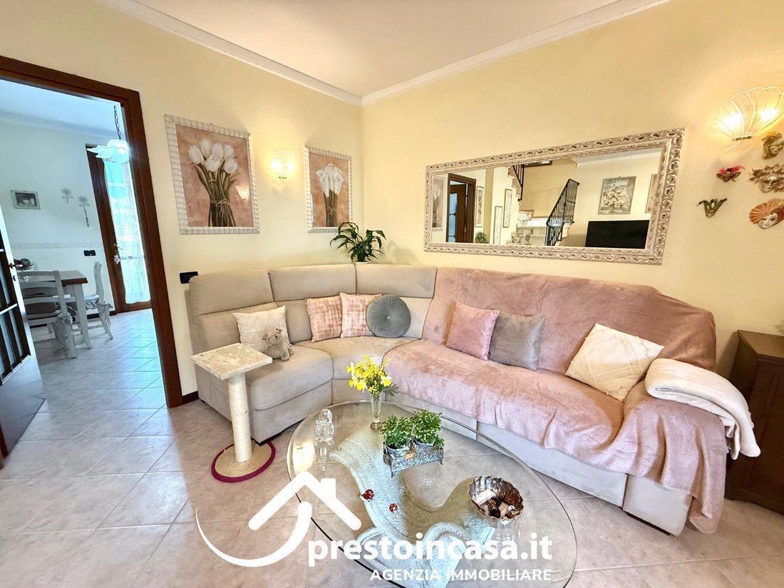 Country House in Vittoria Apuana, Forte dei Marmi, Tuscany 2 - 17294867