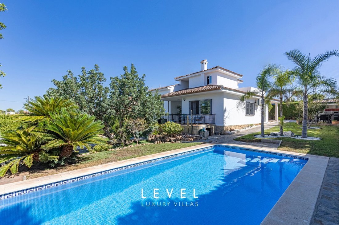 Villa in l'Eliana, Valencian Community, Spain 1 - 17298770