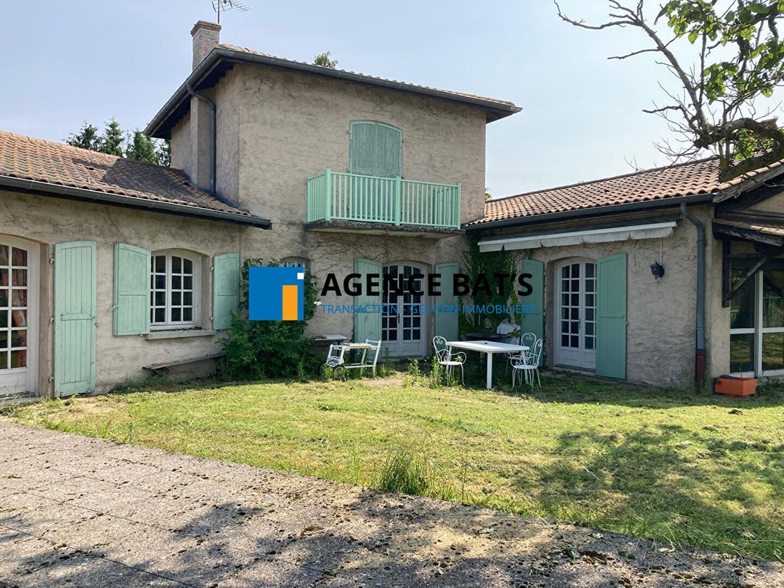 Villa in Roche-la-Moliere, Auvergne-Rhône-Alpes, France 1 - 17295061