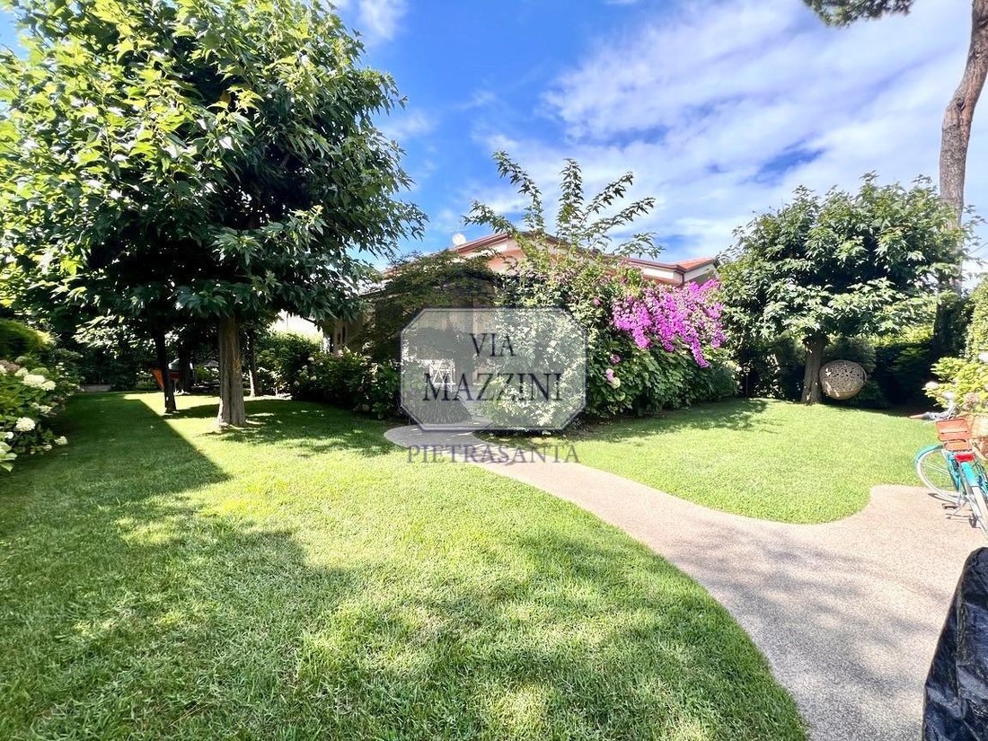 Country House in Vittoria Apuana, Forte dei Marmi, Tuscany 2 - 17294970