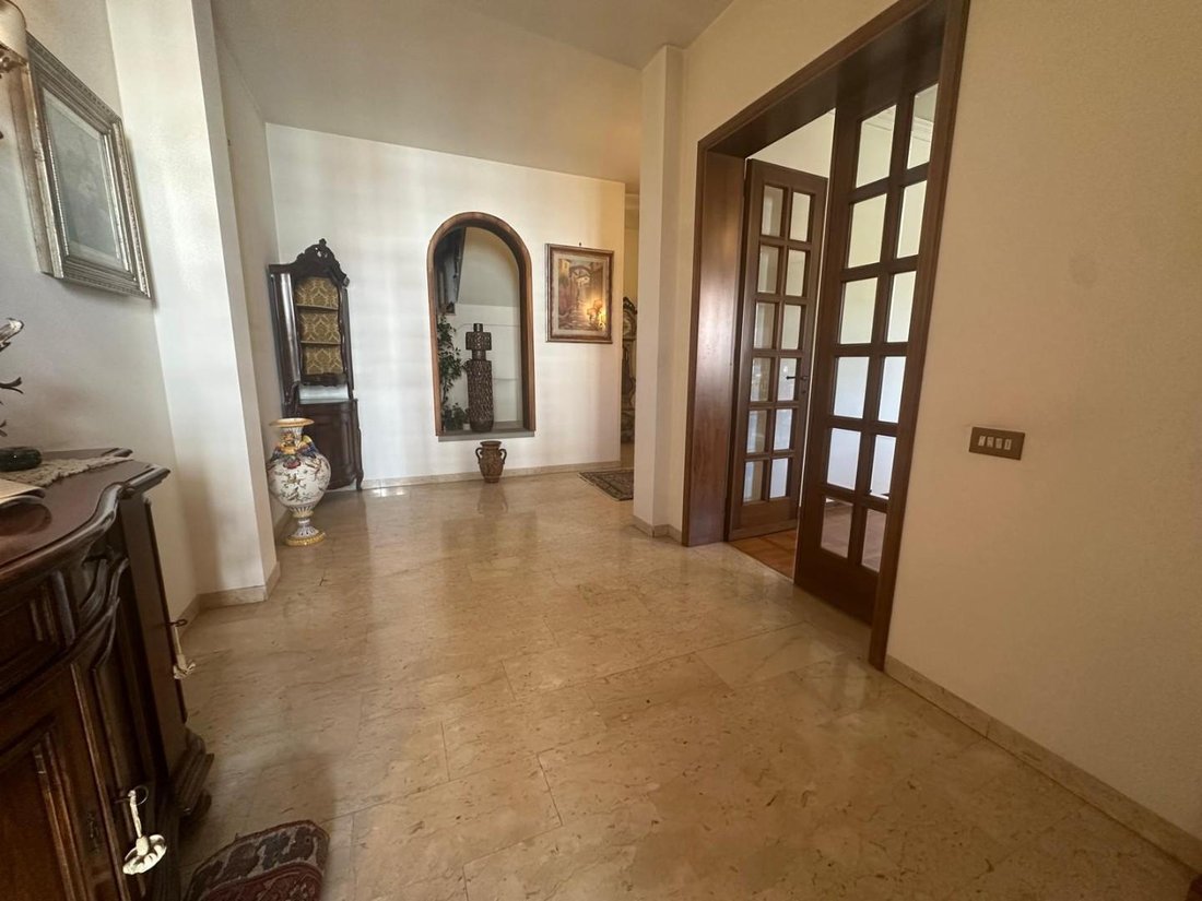Villa in Hospital Zone, Empoli, Tuscany 2 - 17294759