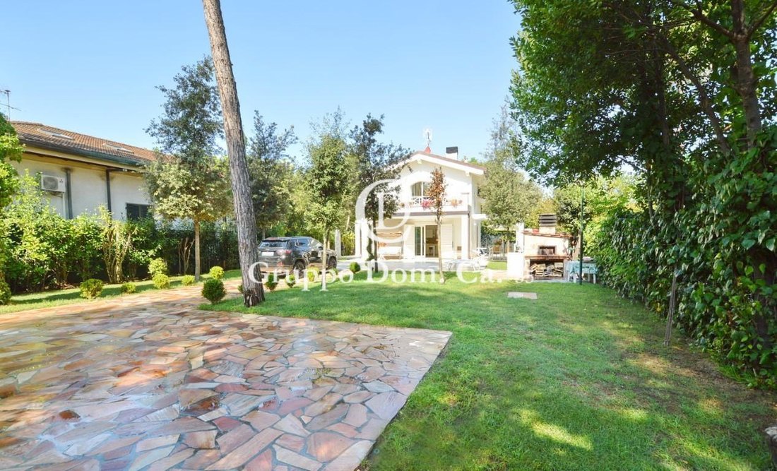 Villa in Center, Forte dei Marmi, Tuscany 3 - 17294393