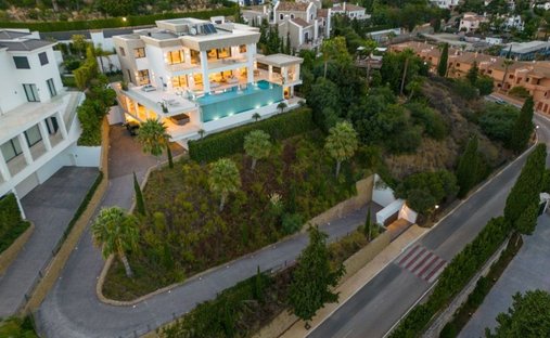 Villa in Estepona, Andalusia, Spain 1