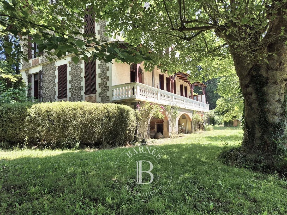 Estate in Perrier, Auvergne-Rhône-Alpes, France 3 - 17298121