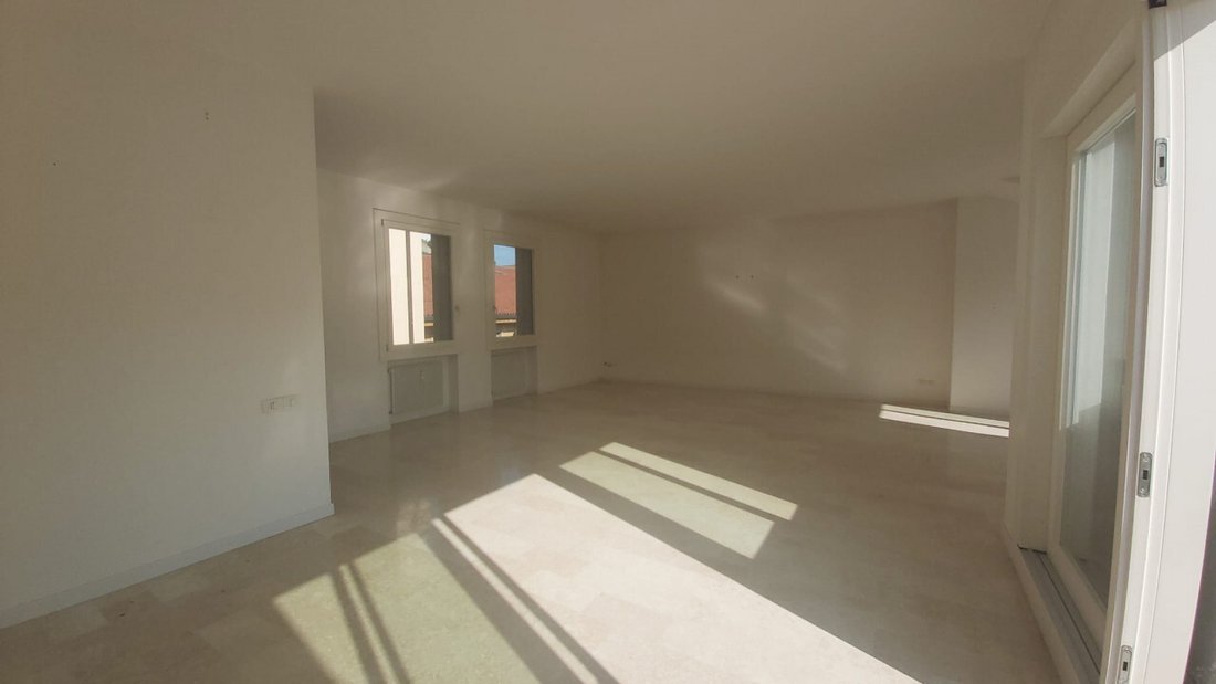 Apartment in Center, Vicenza, Veneto 1 - 17298207