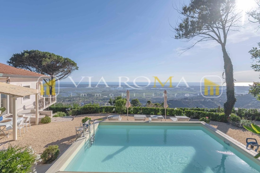 Villa in Pieve a Elici, Massarosa, Tuscany 1 - 17294303