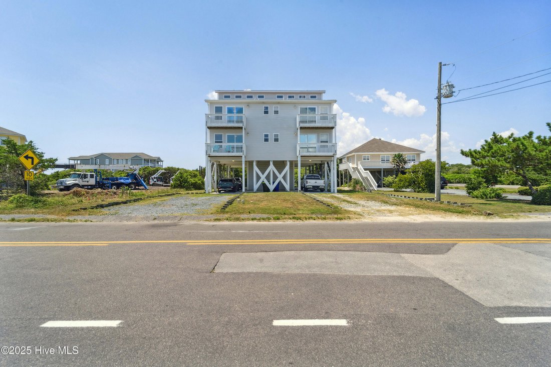 Townhouse in North Topsail Beach, North Carolina, United States 1 - 17296659