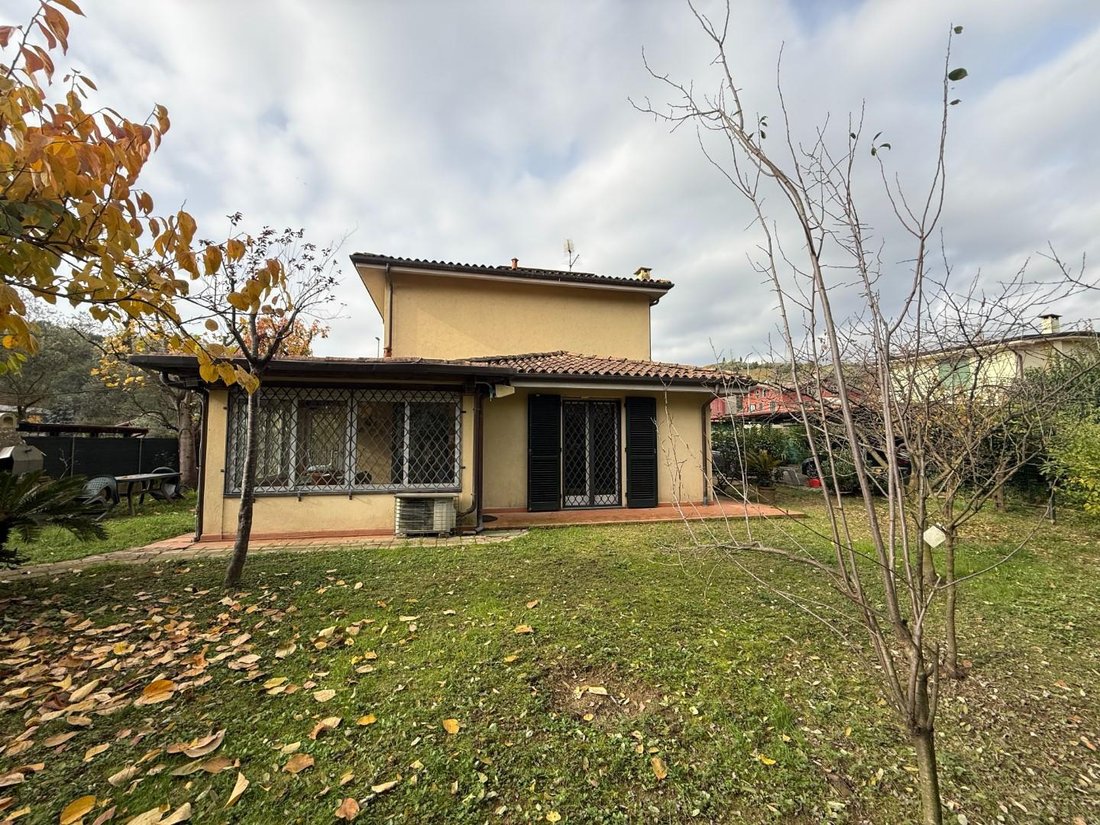 House in Romagnano, Massa, Tuscany 2 - 17294504