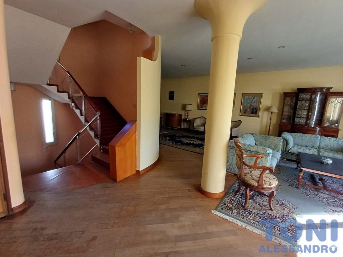 Villa in Near Center, Empoli, Tuscany 4 - 17294612