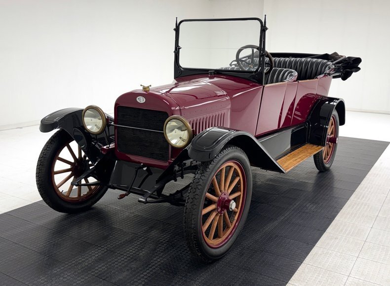 Cabriolet in Morgantown, United States 2 - 13453976