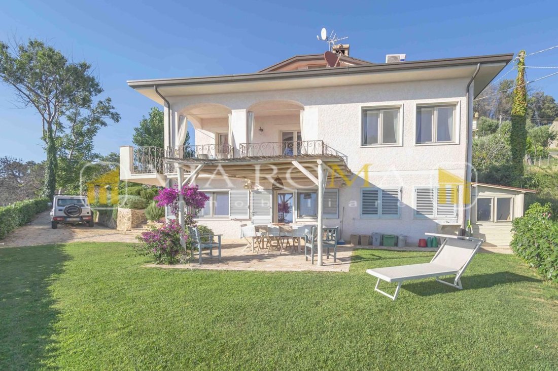 Villa in Pieve a Elici, Massarosa, Tuscany 3 - 17294303