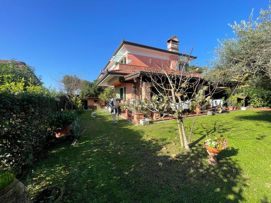 Townhouse in Fontia-Fossola-Fossone, Marina di Carrara, Tuscany 2 - 17294476