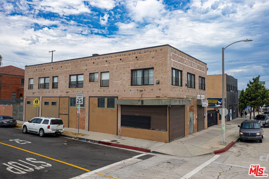 Los Angeles, CA, United States 5 - 17297397