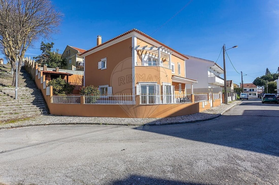 House in Pontinha e Famoes, Lisbon, Portugal 5 - 17299745