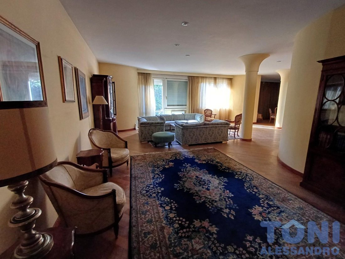 Villa in Near Center, Empoli, Tuscany 2 - 17294612