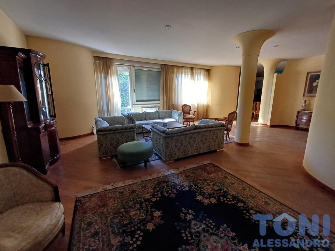 Villa in Near Center, Empoli, Tuscany 1 - 17294612