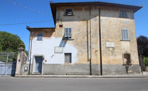 Country House in Ghezzano-Colignola Mezzana-Campo, Cascina, Tuscany 1