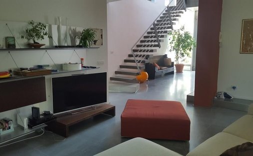 House in Fontia-Fossola-Fossone, Marina di Carrara, Tuscany 1