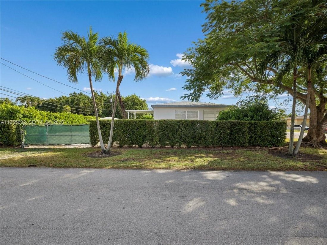 House in Miami, Florida, United States 2 - 17296308