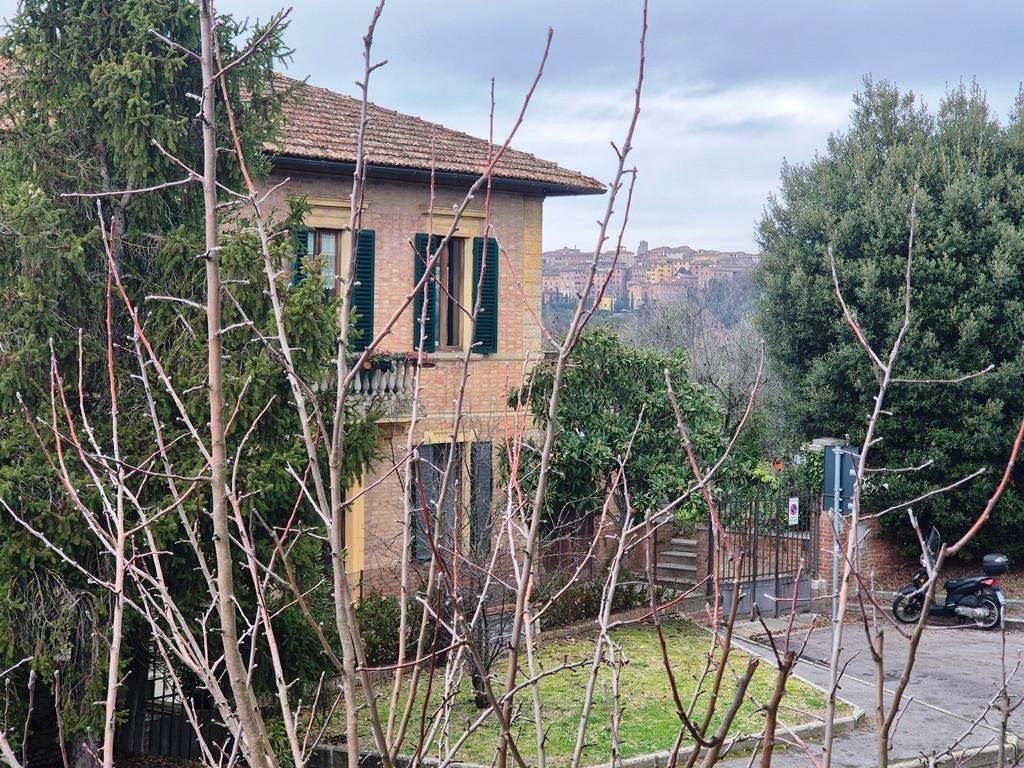 House in Porta Tufi - Porta Romana, Siena, Tuscany 1 - 17294263