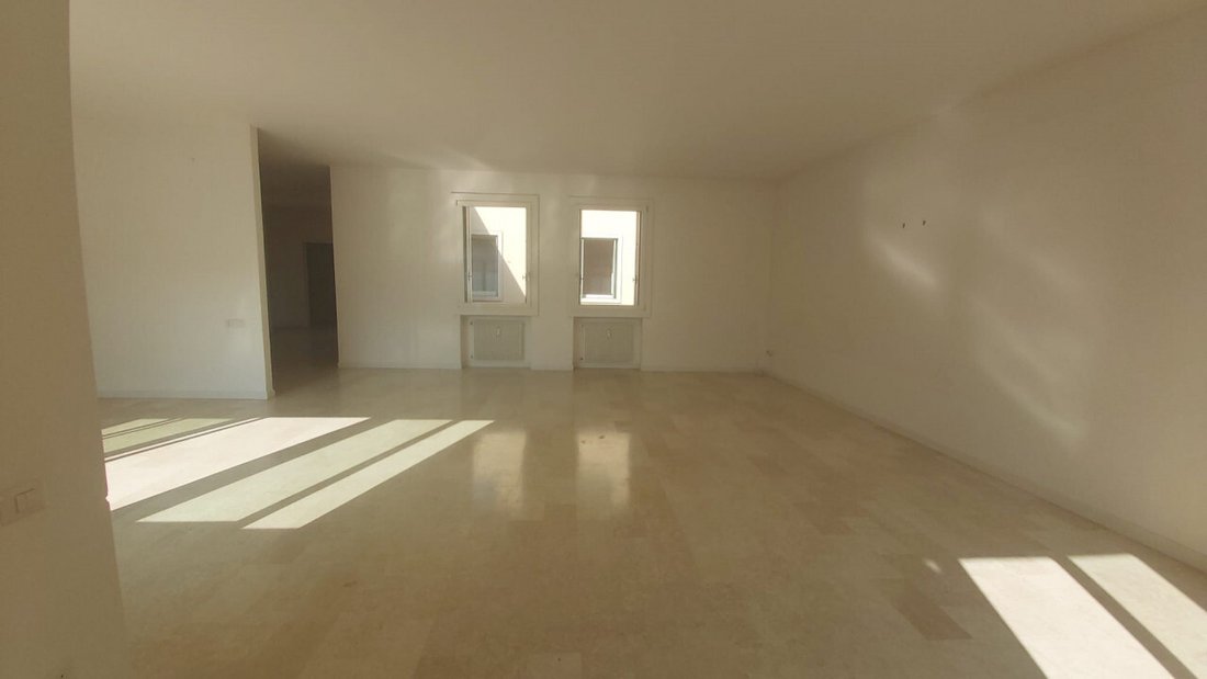 Apartment in Center, Vicenza, Veneto 2 - 17298207