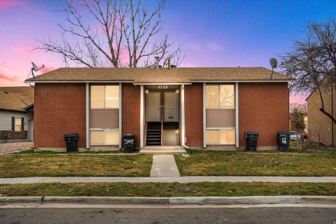 West Valley City, Utah, United States 1 - 17298695