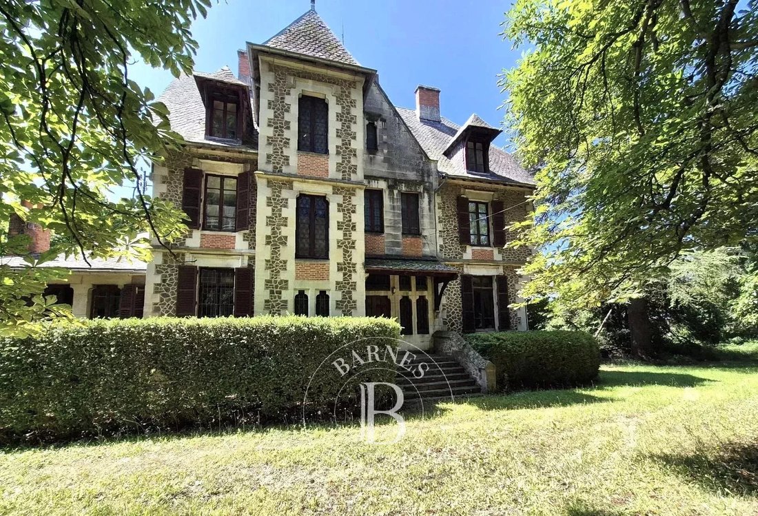 Estate in Perrier, Auvergne-Rhône-Alpes, France 1 - 17298121