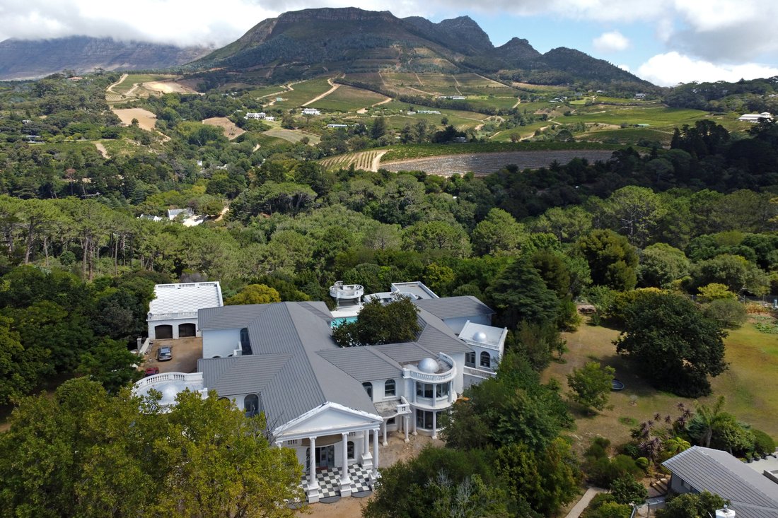 Villa in Cape Town, Western Cape, South Africa 2 - 17245511