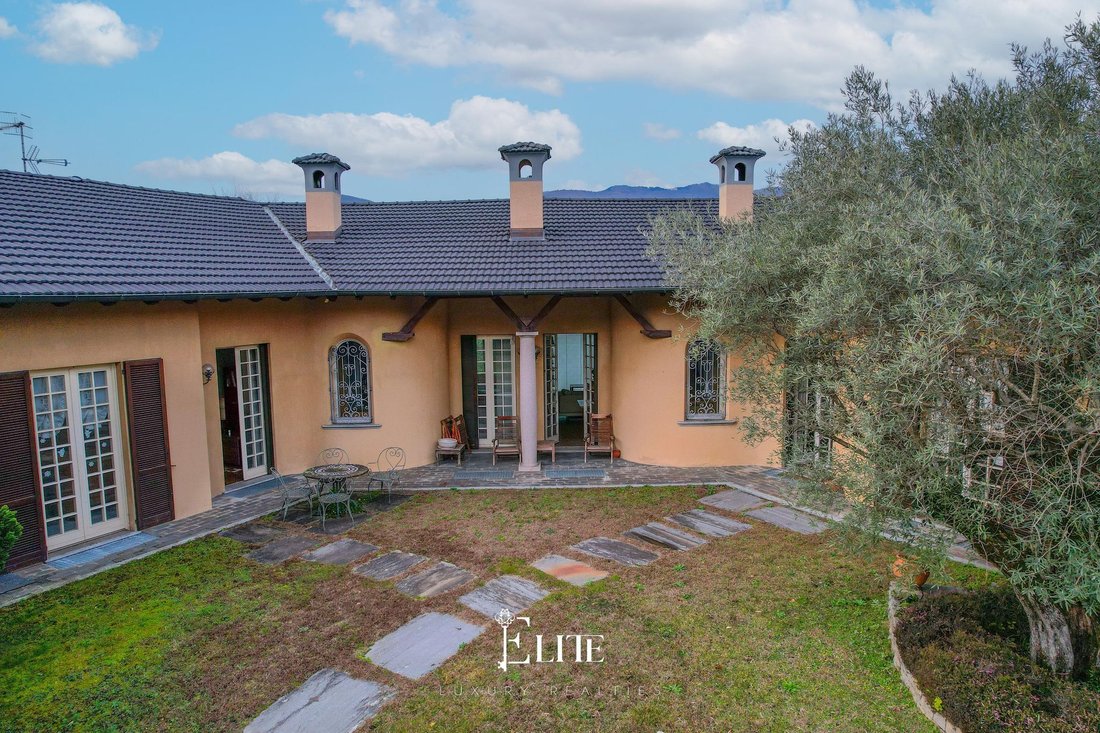 Villa in Porto Valtravaglia, Lombardy, Italy 5 - 17300538