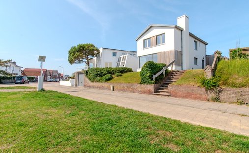 Villa in Egmond aan Zee, North Holland, Netherlands 1