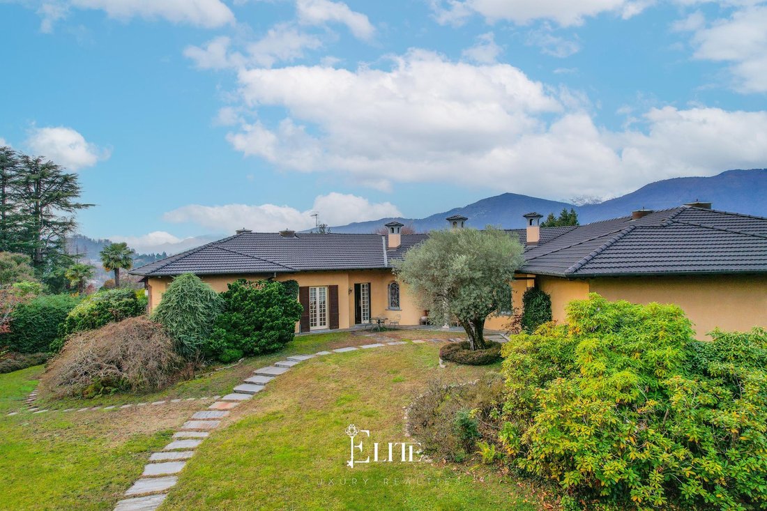Villa in Porto Valtravaglia, Lombardy, Italy 4 - 17300538