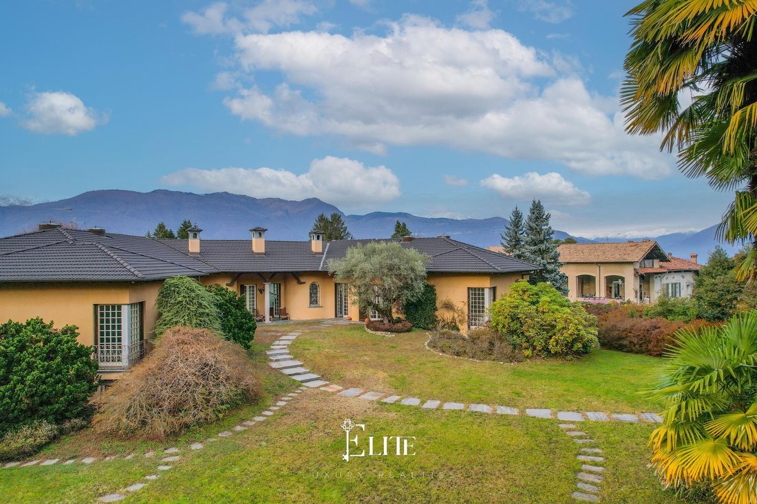 Villa in Porto Valtravaglia, Lombardy, Italy 3 - 17300538