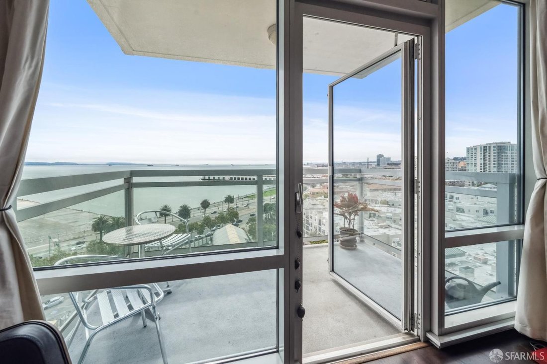 Condo in San Francisco, California, United States 2 - 17300111