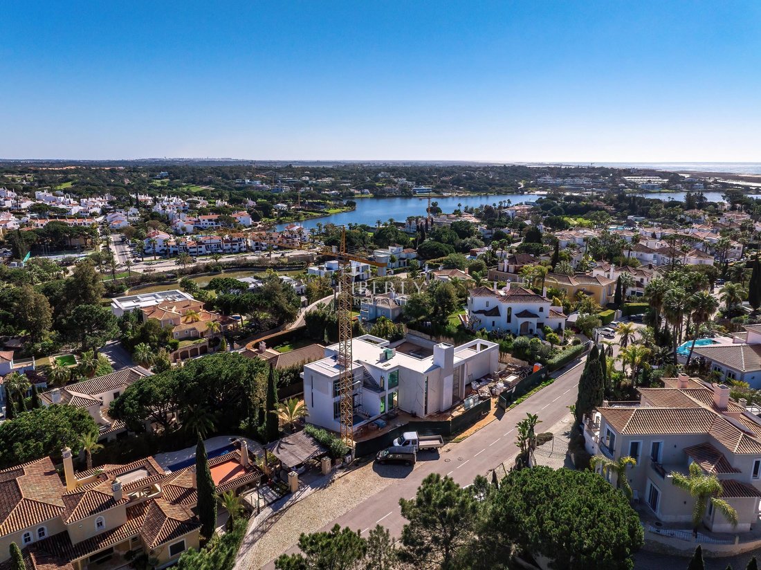 Villa in Quinta do Lago, Almancil, Portugal 3 - 15178308