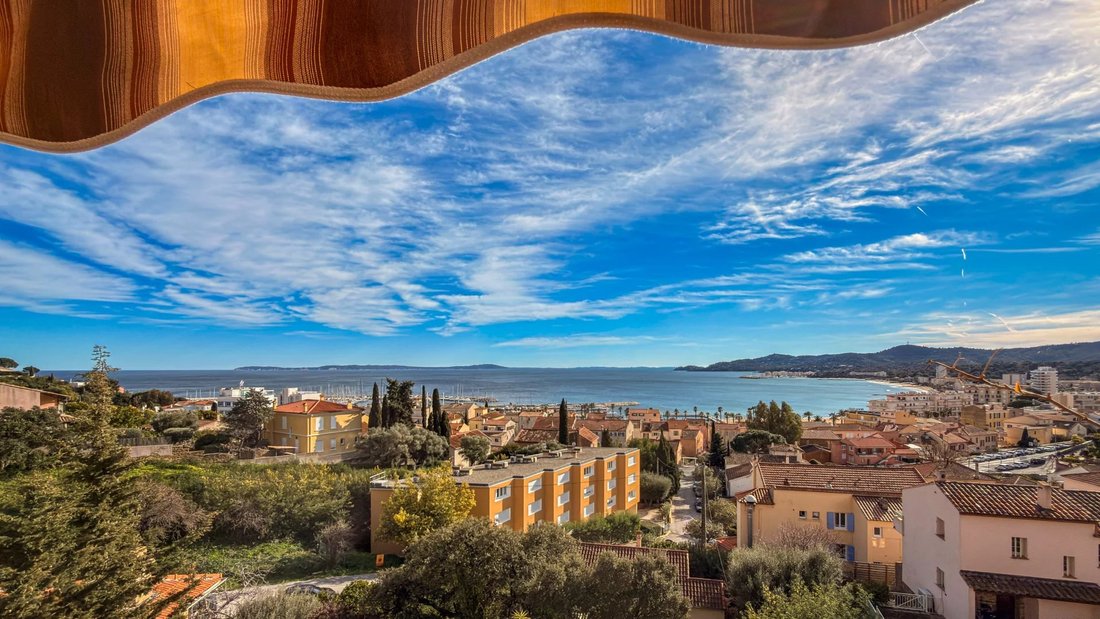 Apartment in Le Lavandou, Provence-Alpes-Côte d'Azur, France 1 - 17300128