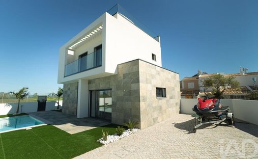 Townhouse in Armacao de Pera, Algarve, Portugal 1