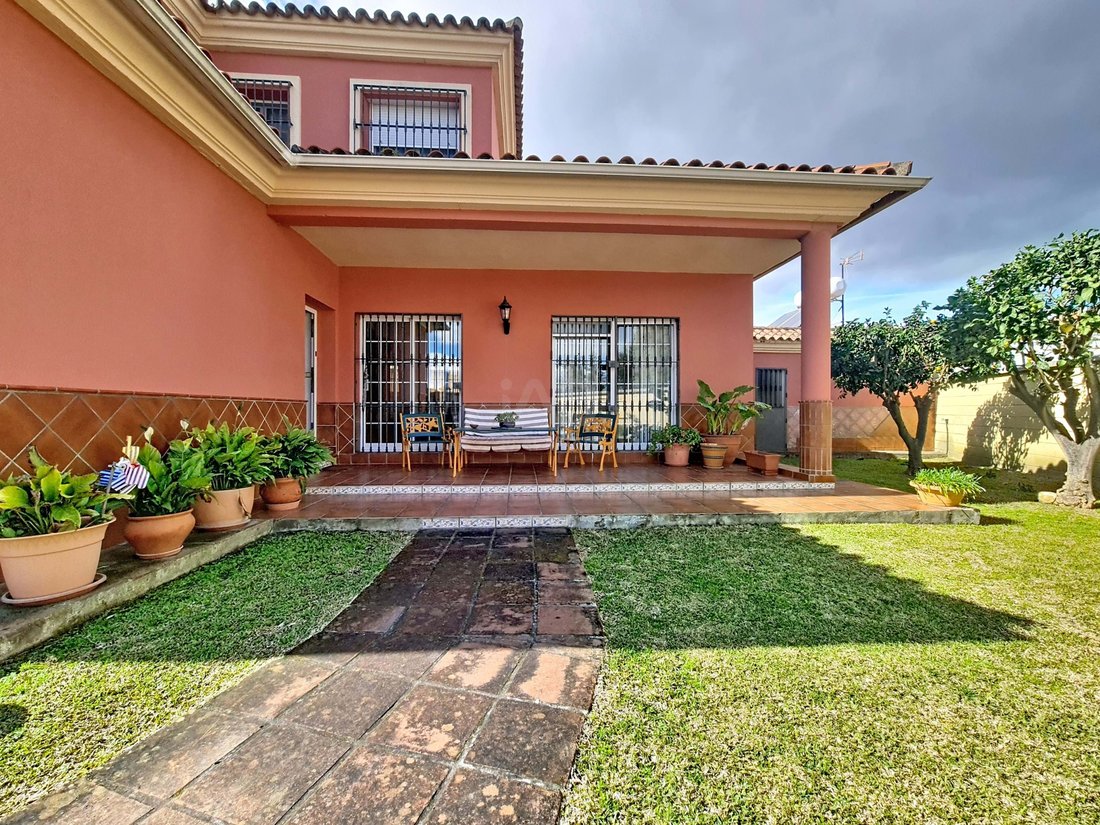 Chalet in Algeciras, Andalusia, Spain 2 - 17300730