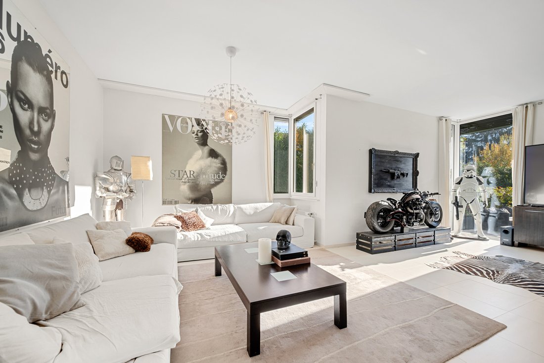 Architect Designed Villa In The Geneva Countryside, Left Bank